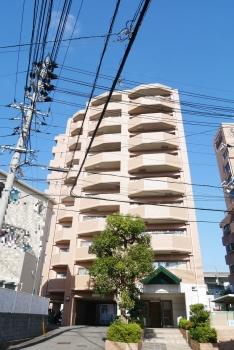 地上10階建て総戸数26戸のマンションです
