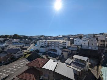 バルコニーからの眺望　眺望は永続的に保証されるものではありません。