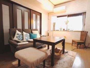 隣接する和室の間仕切りを開放することでスペース拡張もできます