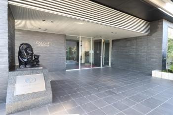 エントランス前