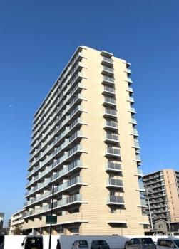 南向きバルコニー　タイル仕上げの外観