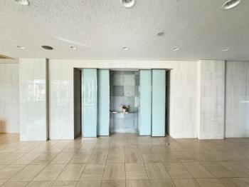 エントランスホール