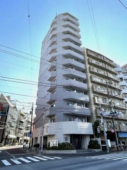 タイル張りの外観