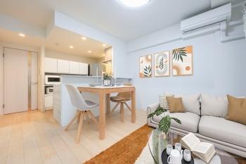 床暖房付きのリビングダイニング（CGで作成したリフォーム・家具設置イメージです）