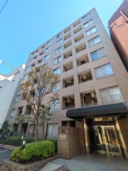 タイル貼りの外観