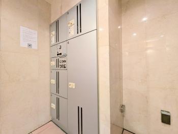 不在時の荷物の受け取りに便利な宅配ボックスを1階共用部に設置