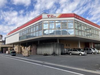 様々なお菓子が卸価格で購入できるタジマヤ大田支店（約290メートル）