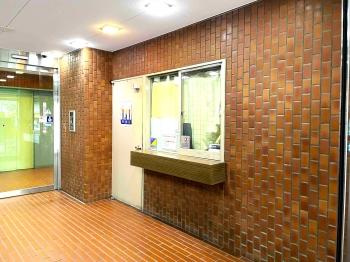 清潔感のある明るい風除室