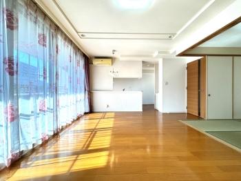 陽当りの良いリビングダイニング