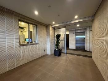 管理事務室があるエントランスホール