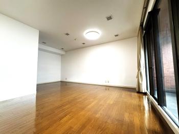 窓いっぱいの光と風を感じる、開放的な暮らし。