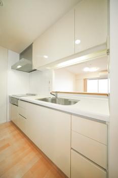 約３．３帖のキッチン（CGで加工したリフォームイメージです）