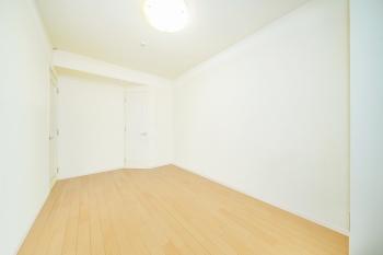 約７．０帖の洋室１（CGで加工したリフォームイメージです）