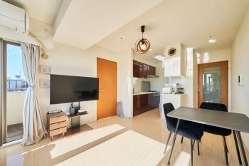 約13.0帖のリビング・ダイニング・キッチンには床暖房を標準装備