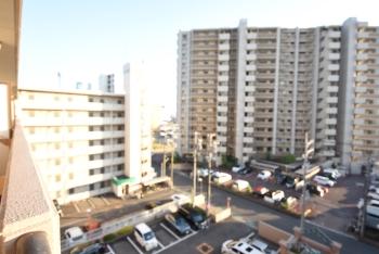 現地南バルコニーからの眺望（眺望は永続的に保証されるものではありません）