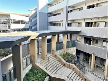 サブエントランス外観