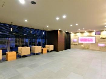 マンション1階のセキュリティエリア内のロビーです