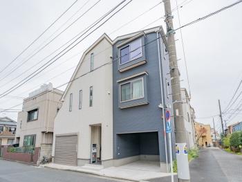 南・西の角地です。住友林業施工の注文住宅です