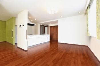 ２ＦのＬＤＫは２６．６帖の広さがあります（ＣＧで作成したリフォームイメージです）