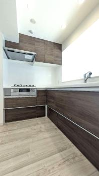 リビングを見守りながらお料理ができる対面式システムキッチンです。