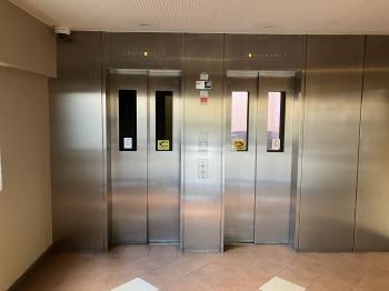 エレベーター2基