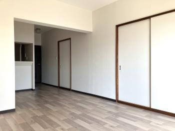 陽光が差し込む、明るい空間