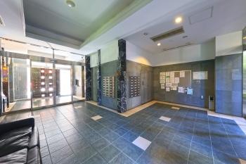 ご不在時も荷物が受け取れる宅配ボックス。