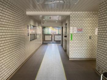 マンション内廊下