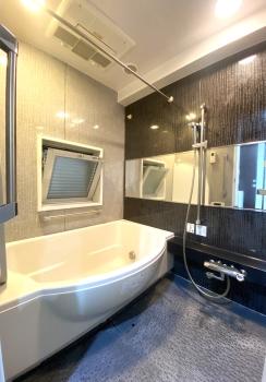 1418サイズ、保温性の高いサーモバス（LIXIL）