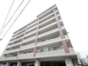 総戸数44戸の2005年2月完成のマンションです