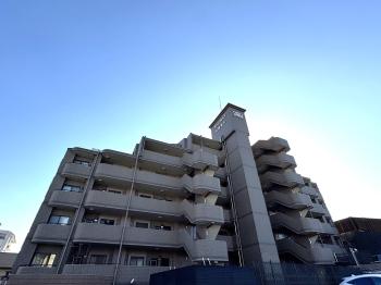 建物北東側外観