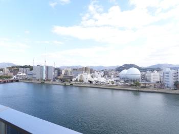 南東向きバルコニーから京橋川の眺め（眺望は永続的に保証されるものではありません）