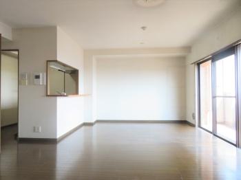 使い勝手の良い横長のリビング・ダイニング