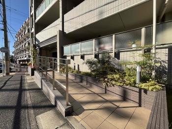 エントランスアプロ―チ