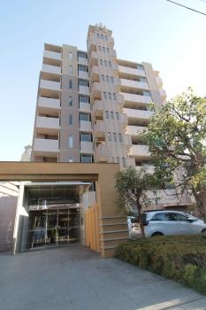 2005年11月築/地上9階建8階部分/ワンフロア3邸