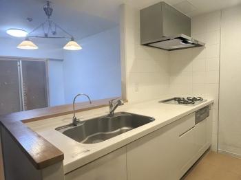 約３．４帖の作業スペースが豊富なキッチン　ＣＧで作成したリフォームイメージです