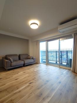 南向きのリビングダイニング