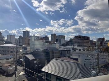 バルコニーからの眺望　（眺望は永続的に保証されるものではありません）