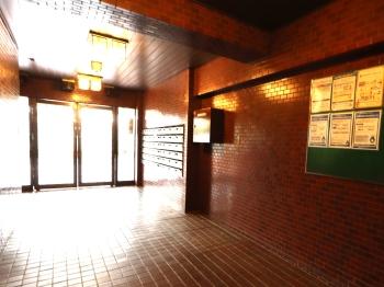 ゆったりとしたエントランスロビー