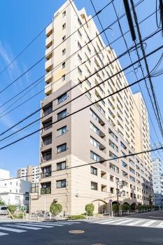 新板橋駅徒歩2分、総戸数120戸の大規模マンションです。