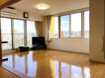 日当たりのよいリビングダイニングキッチン　約22.8帖