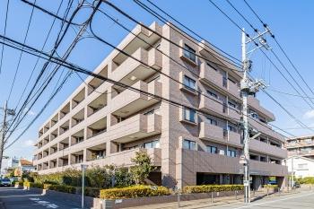 世田谷区尾山台に佇む５階建ての低層マンション