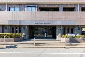 植栽が植えられたエントランス