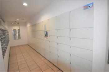 留守の時も便利な宅配ボックス付き