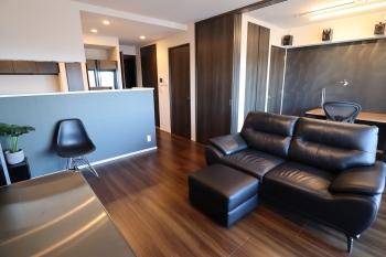 約13.1畳のLDKは、ゆとりある広さで家具の配置がしやすいです。