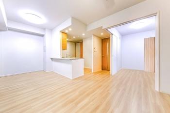 リビングダイニング・洋室　（CGで作成したリフォームイメージです）