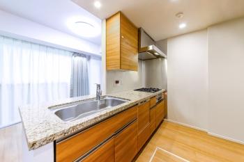 キッチン　（CGで作成したリフォームイメージです）