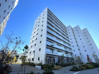 スタイリッシュで高級感のある外観