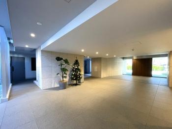 居住者を出迎えるエントランス