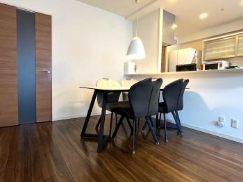 家族との会話が弾むダイニングです。